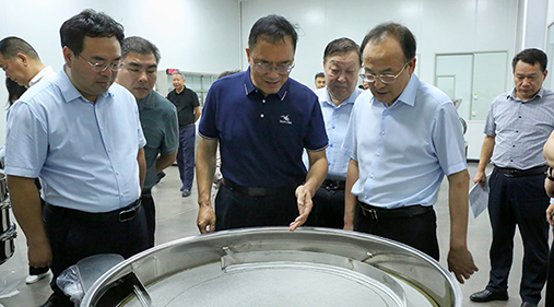 新乡市市长魏建平莅临17yy经典小游戏
筛机调研指导