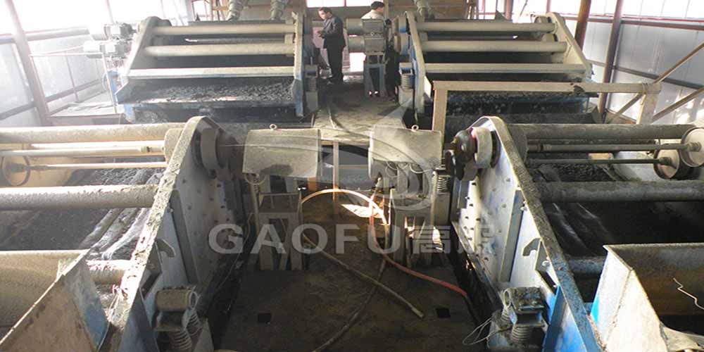 承德3000t铁矿使用17yy经典小游戏
尾矿干排脱水筛将尾矿干排处理回报800万元/年