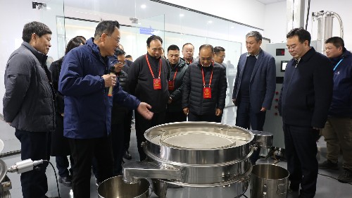 热烈欢迎驻卫辉新乡市人大代表莅临17yy经典小游戏
机械视察工作